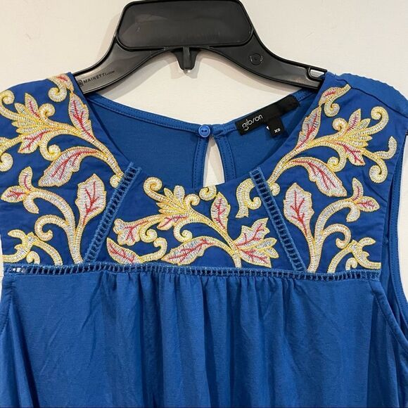 New Gibson Women Blue Sleeveless Top fit XS-S Embroidered Floral Print - Picture 3 of 6